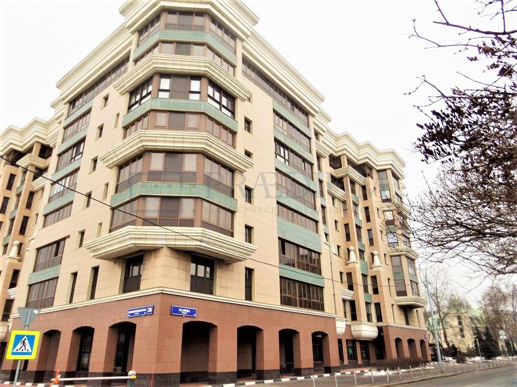 Продам торговое помещение в Москве, д 36