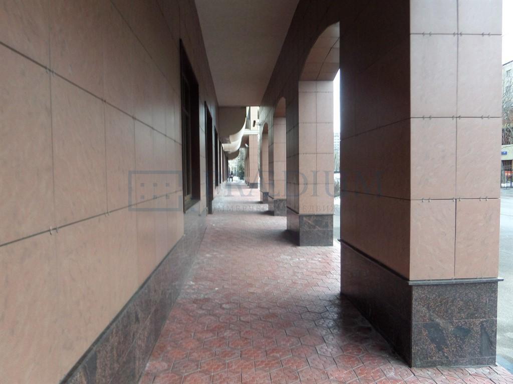 Продам торговое помещение в Москве, д 36