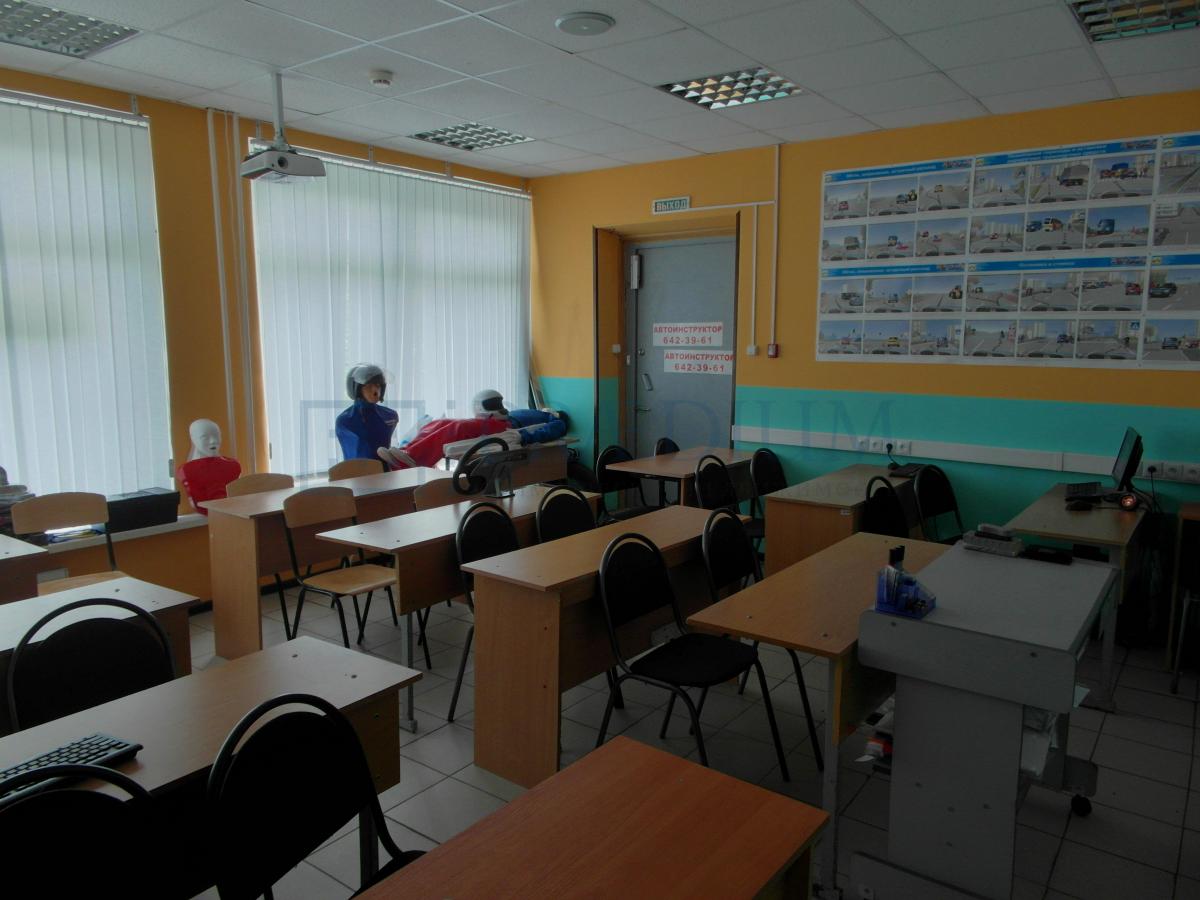 Продам торговое помещение в Москве, д 13 к 2