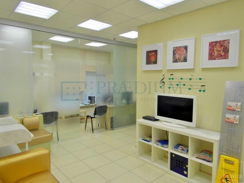 Продам торговое помещение в Москве, д 13 к 2