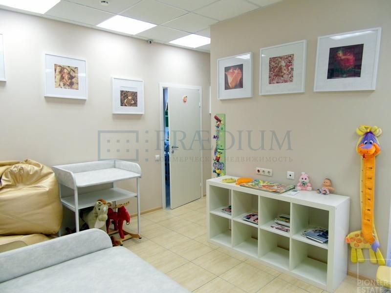 Продам торговое помещение в Москве, д 13 к 2