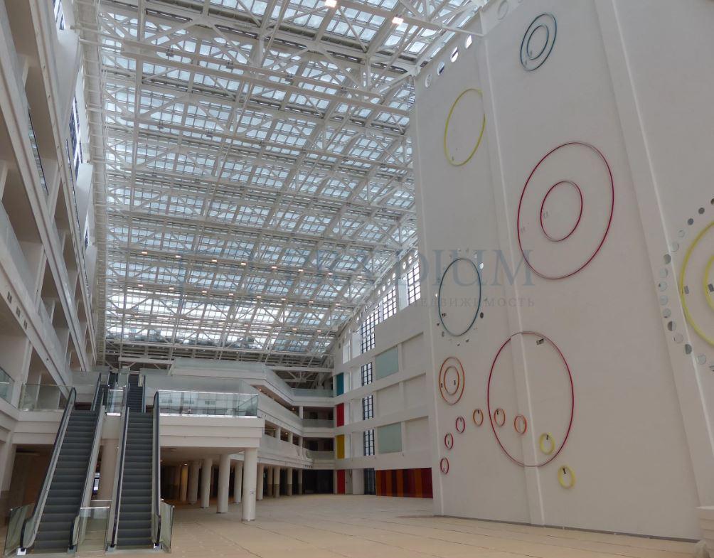 Продам торговое помещение в Москве, д 10