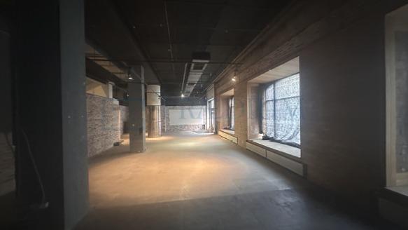 Продам торговое помещение в Москве, д 28 к 1