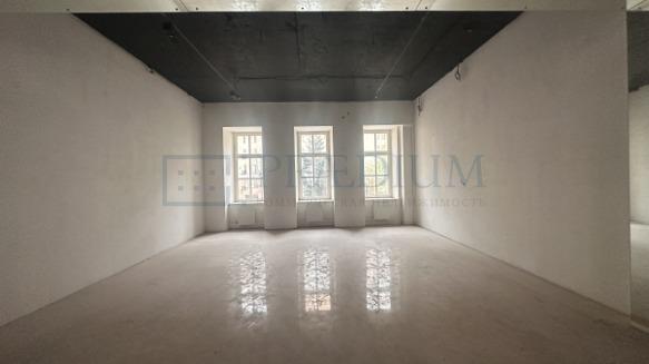 Продам торговое помещение в Москве, д 28 к 1