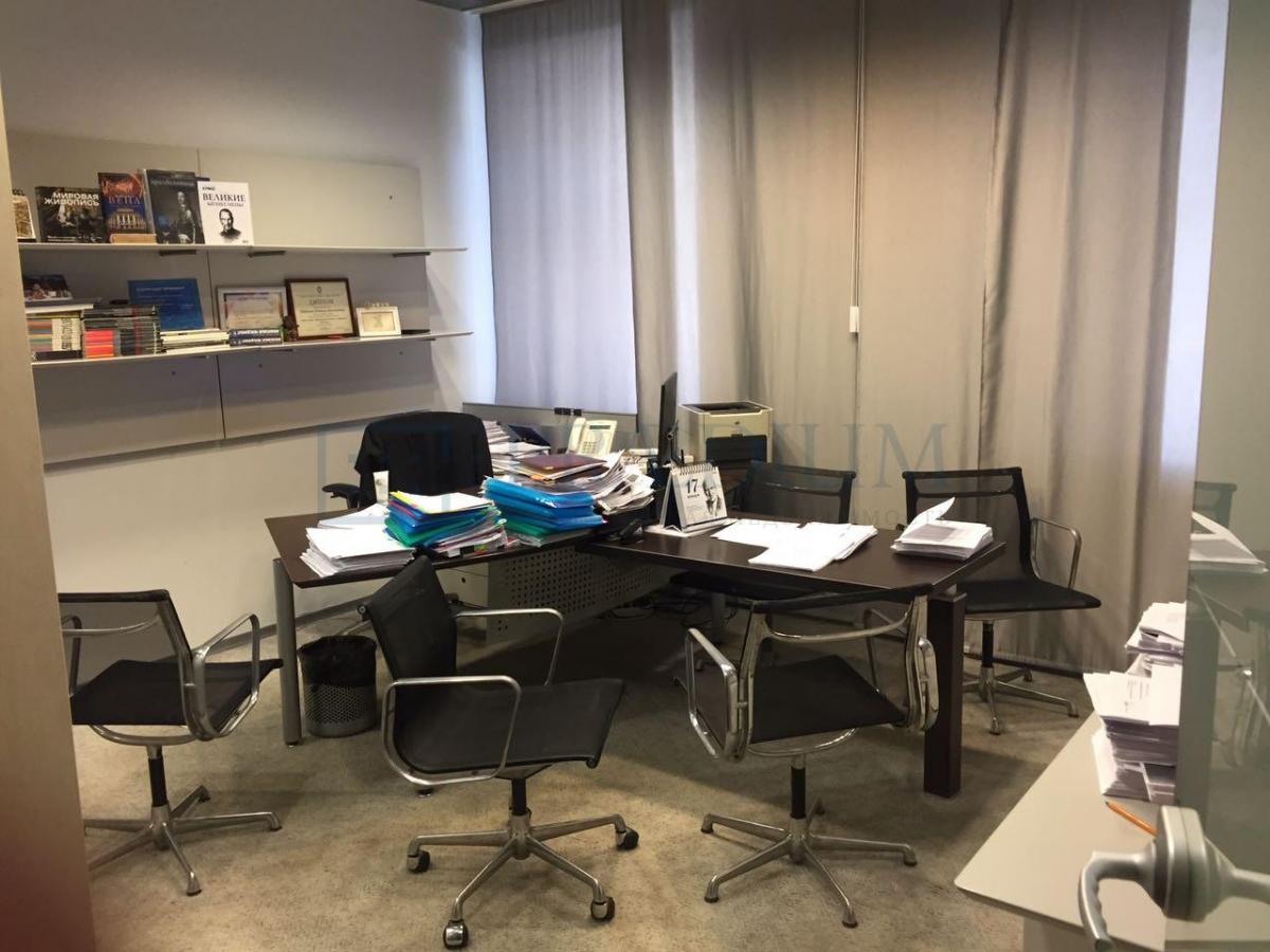 Продам торговое помещение в Москве, д 14