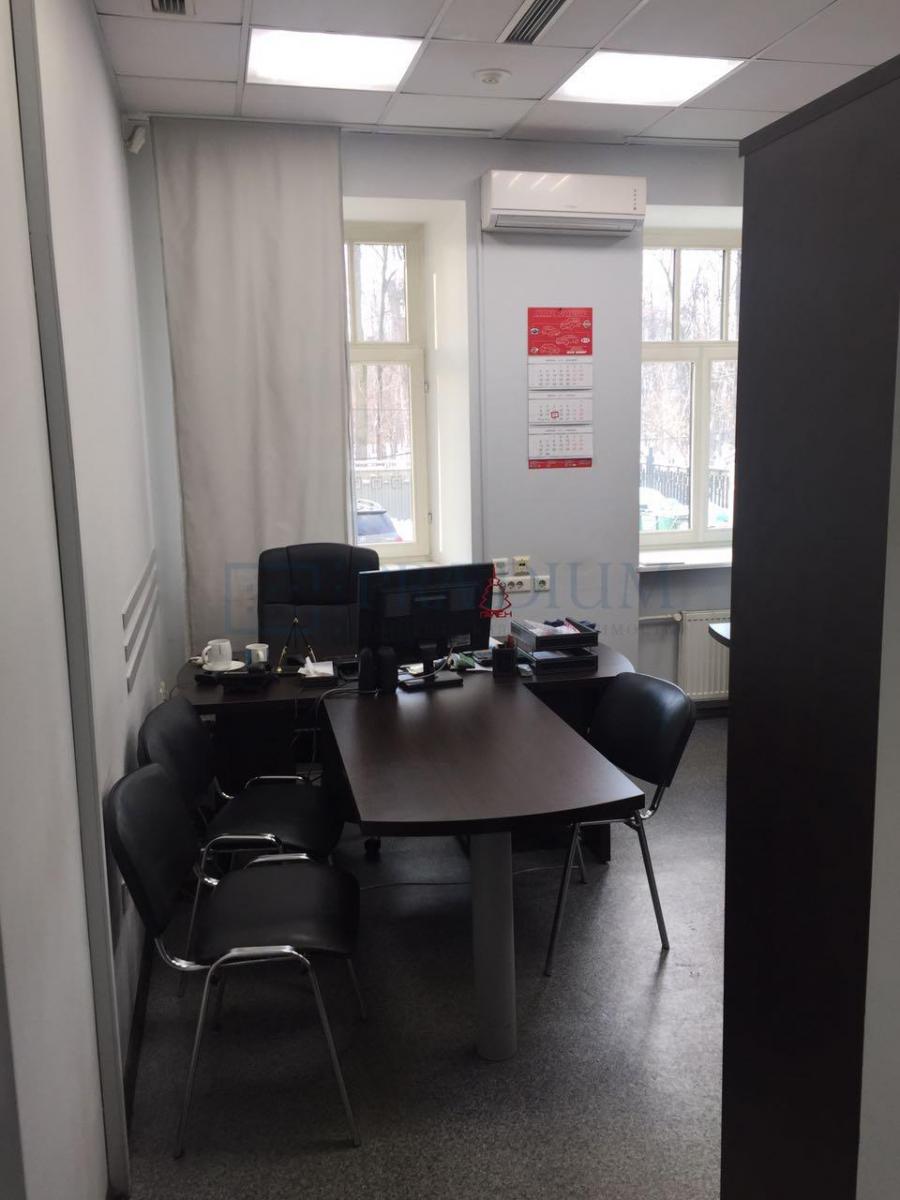 Продам торговое помещение в Москве, д 14