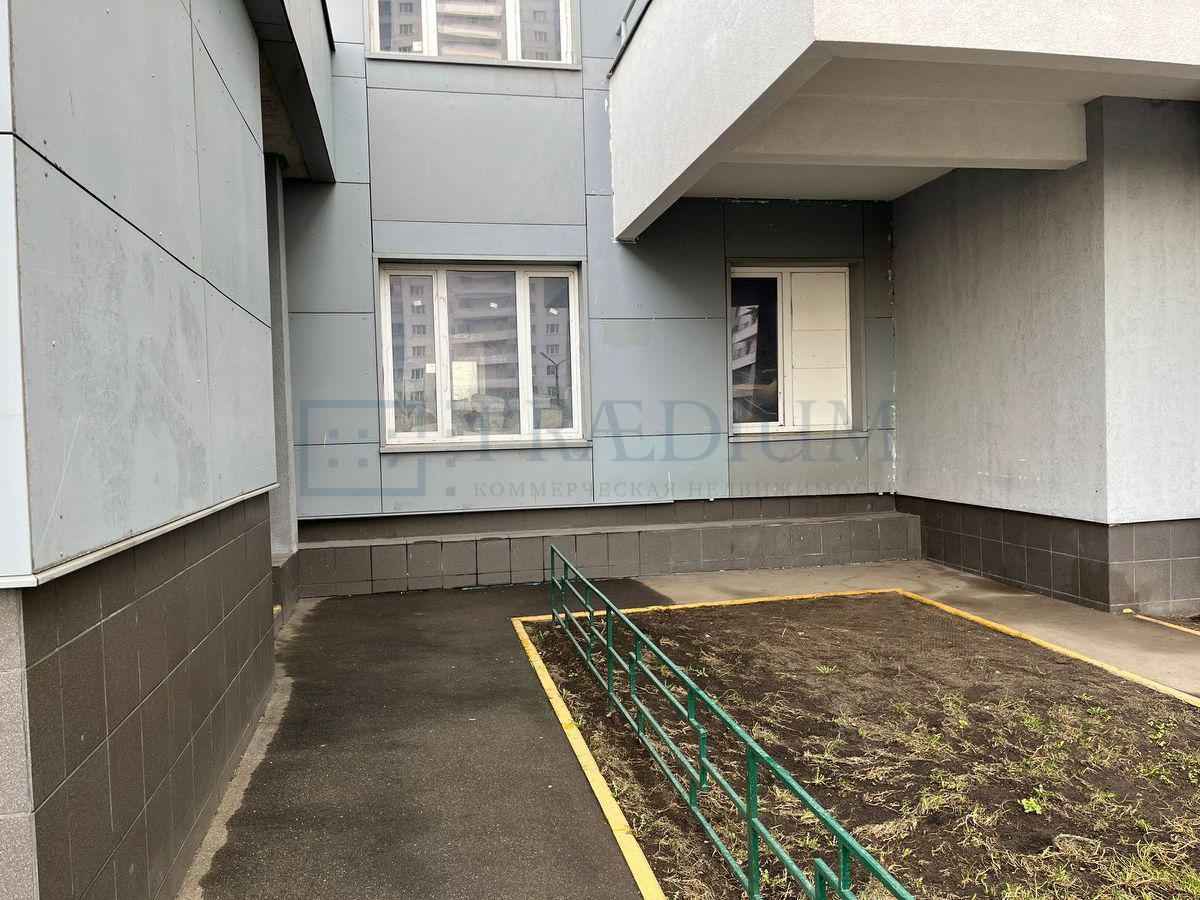 Продам торговое помещение в Москве, д 11 к 1