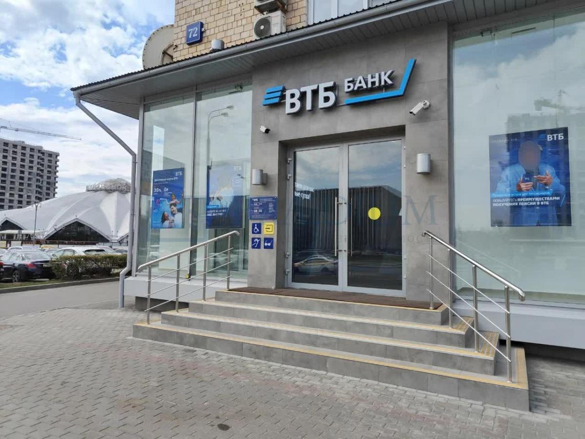 Продам торговое помещение в Москве, д 72