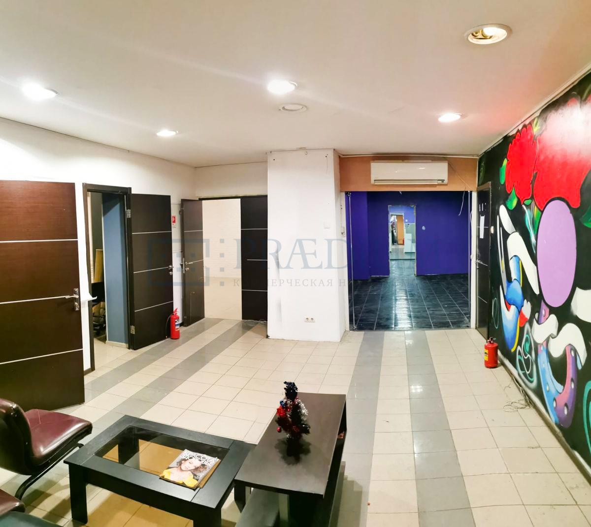 Продам торговое помещение в Москве, д 19