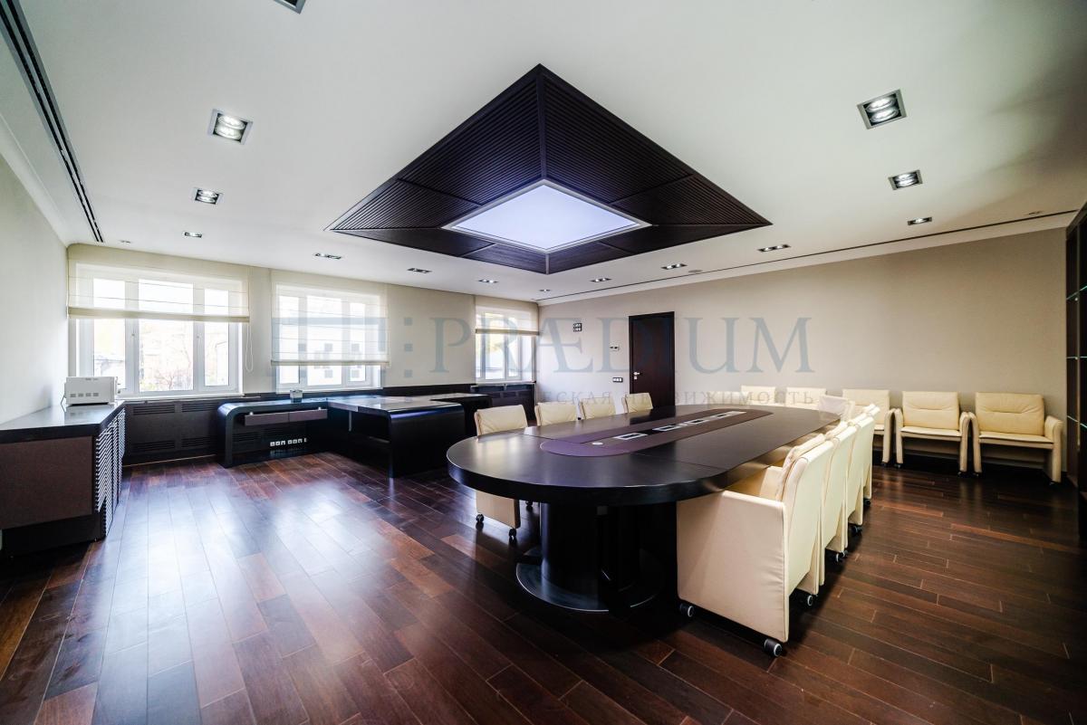 Продам торговое помещение в Москве, д 11 стр 1