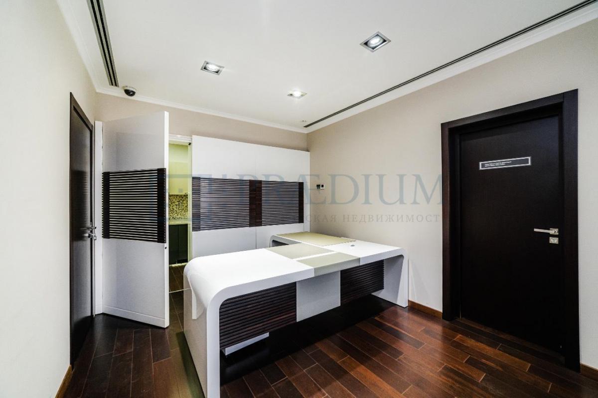 Продам торговое помещение в Москве, д 11 стр 1