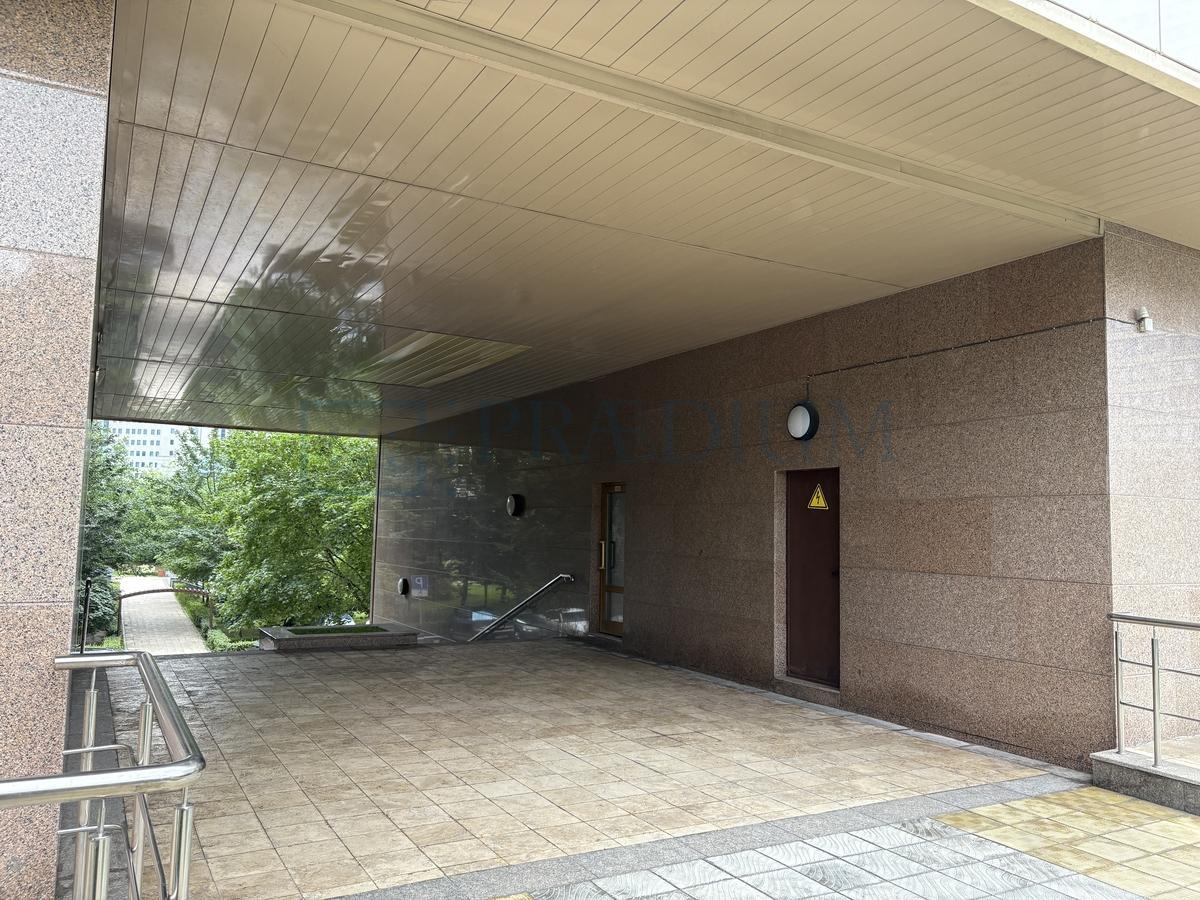 Продам торговое помещение в Москве, д 18