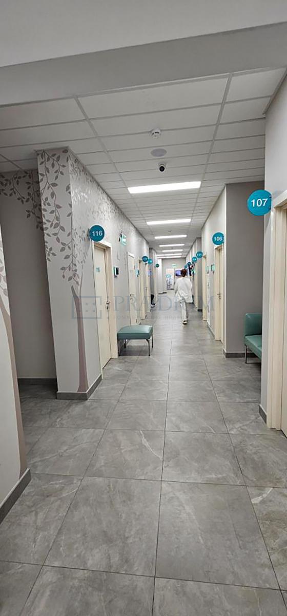 Продам торговое помещение в Москве, д 24