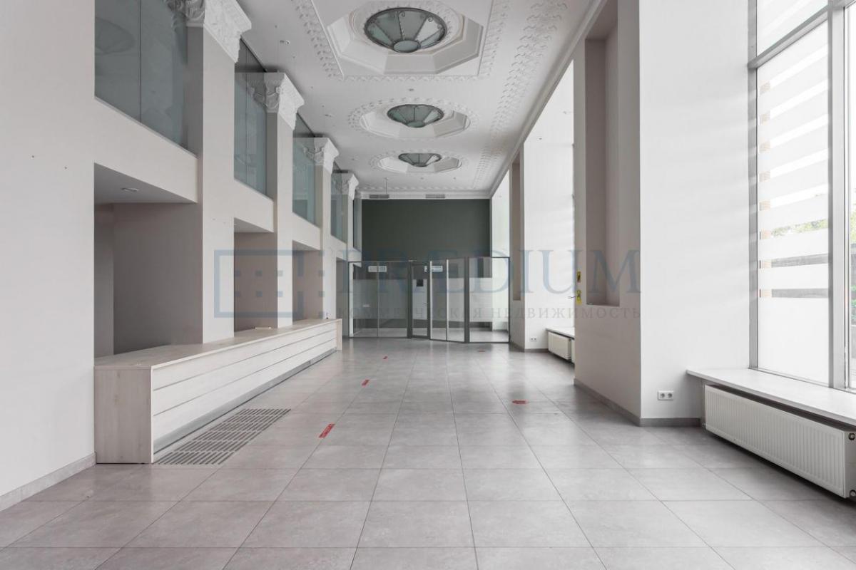 Продам торговое помещение в Москве, д 11 стр 1