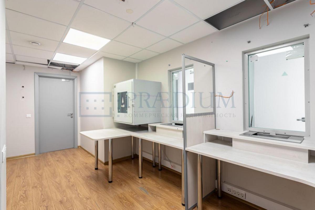 Продам торговое помещение в Москве, д 11 стр 1