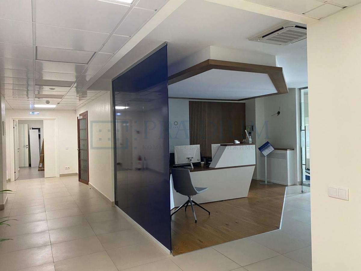 Продам торговое помещение в Москве, д 12 к 1