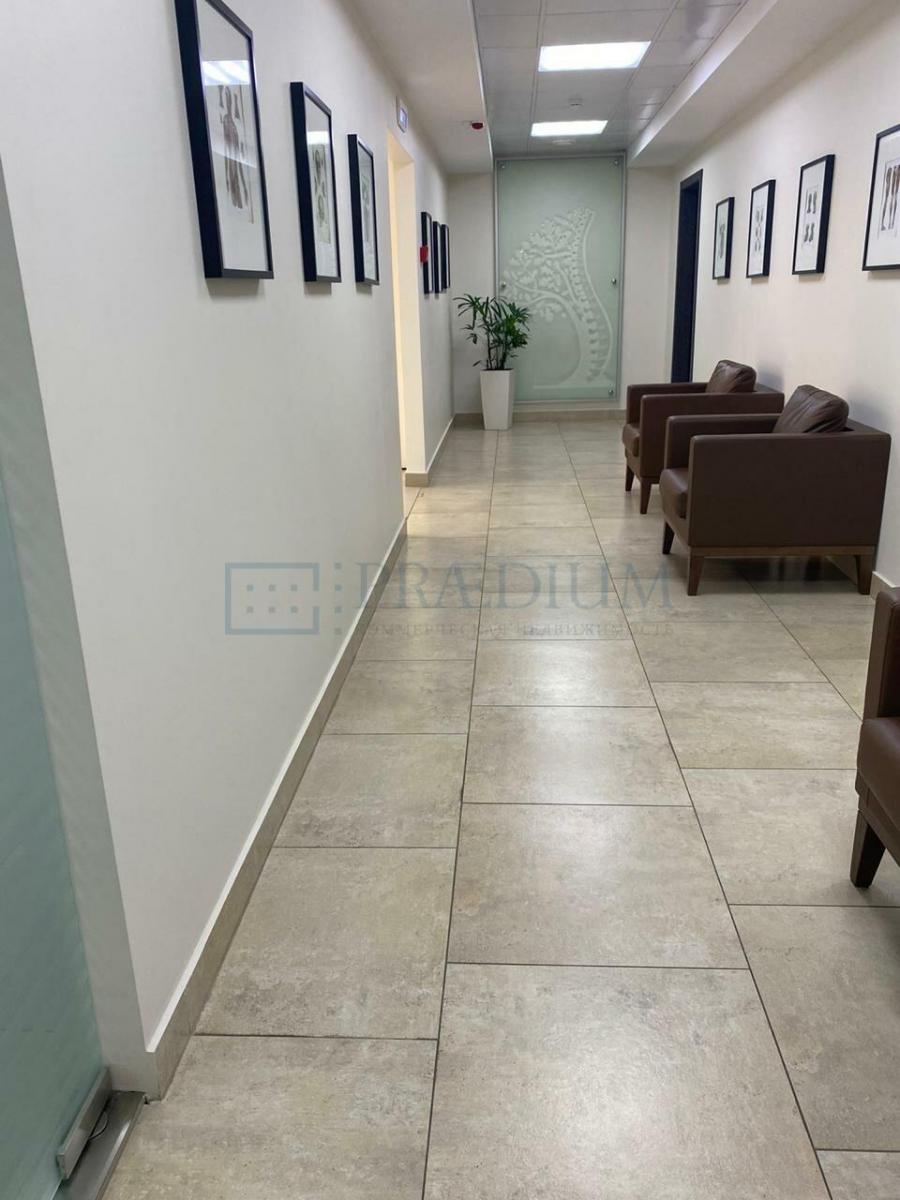 Продам торговое помещение в Москве, д 12 к 1