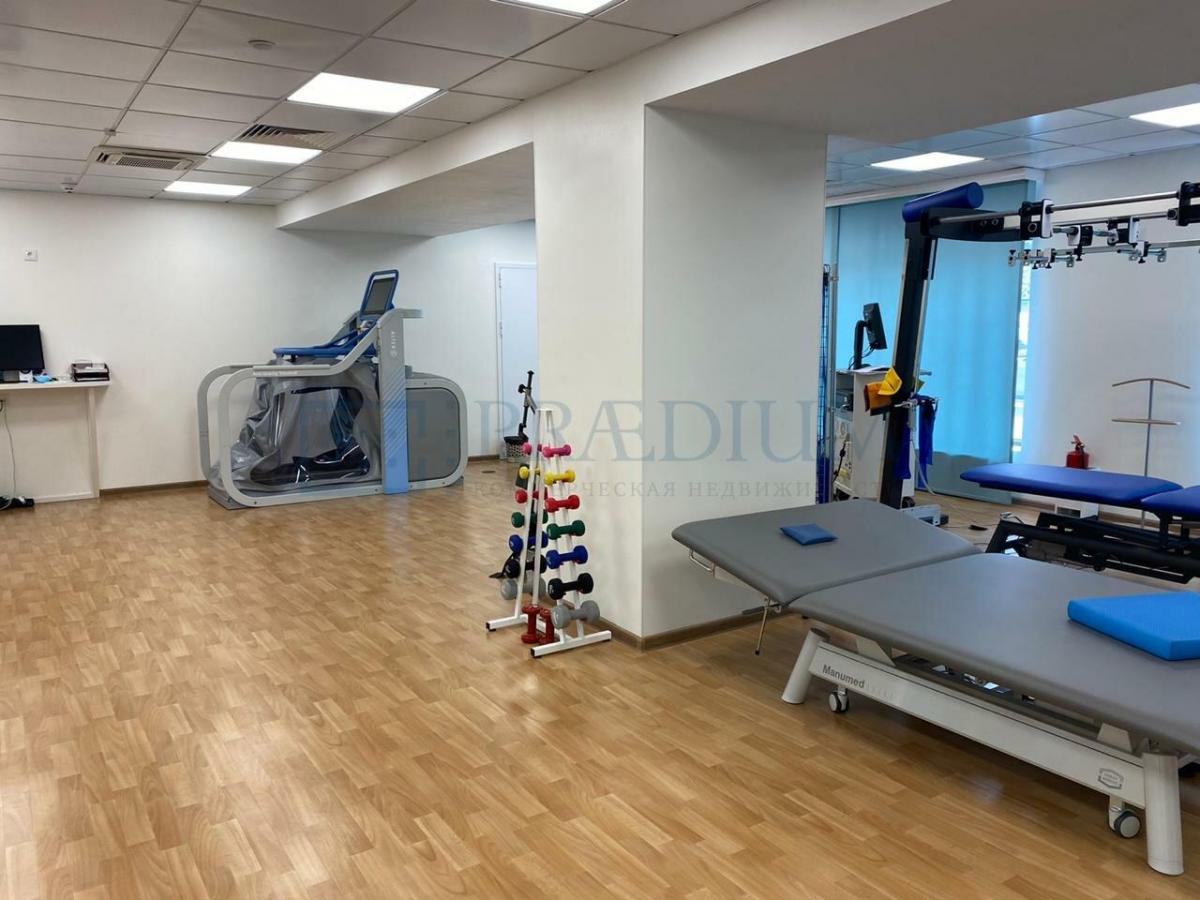 Продам торговое помещение в Москве, д 12 к 1