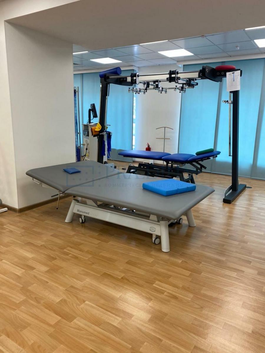 Продам торговое помещение в Москве, д 12 к 1