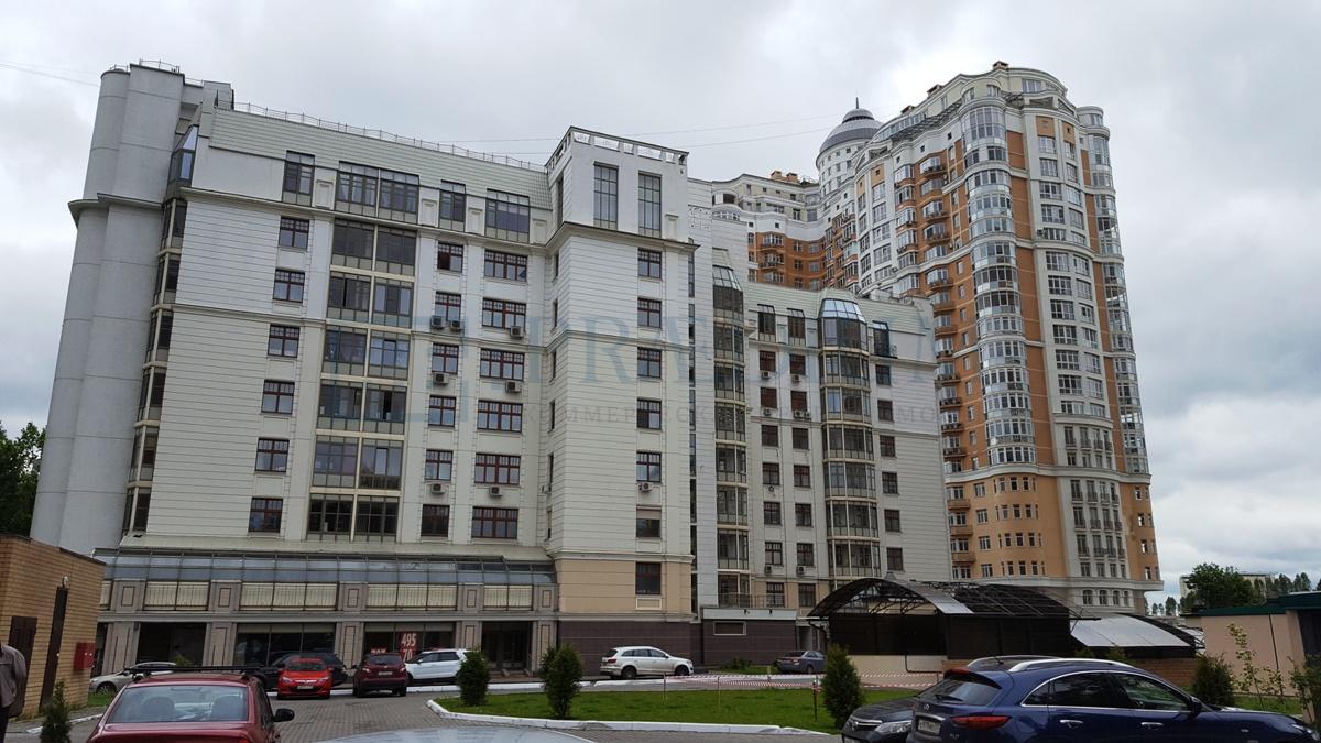 Продам торговое помещение в Москве, д 12 к 1