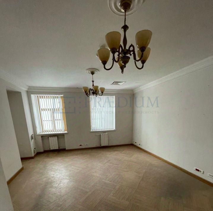 Продам офис в Москве, д 5