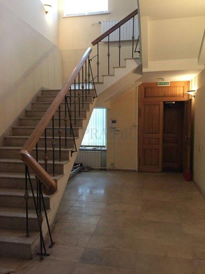 Продам офис в Москве, д 5