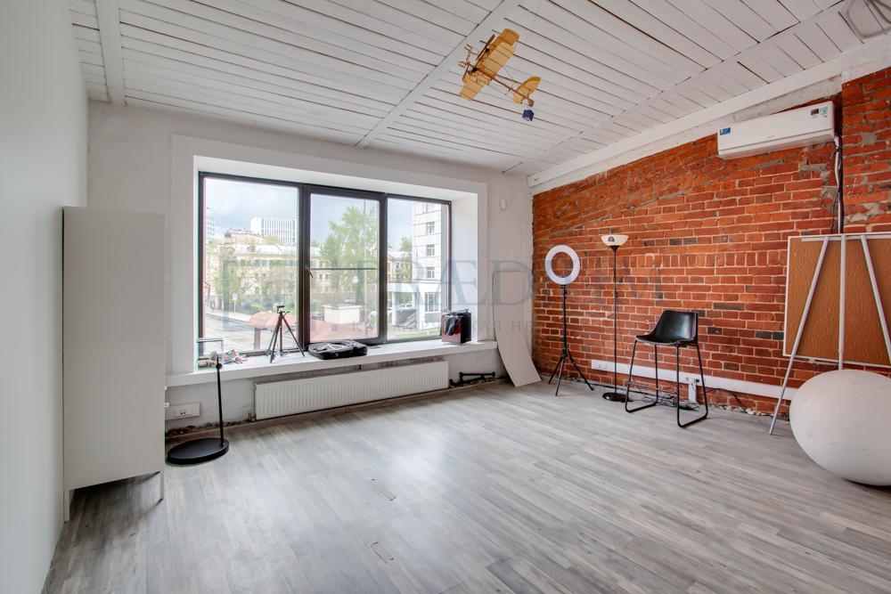 Сдается торговое помещение в Москве, д 11 стр 8