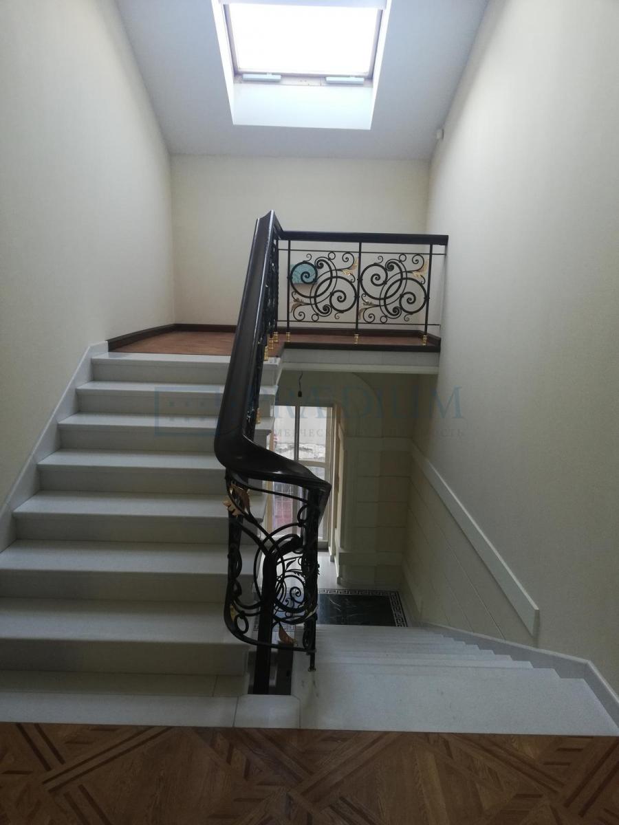 Продам офис в Москве, д 24