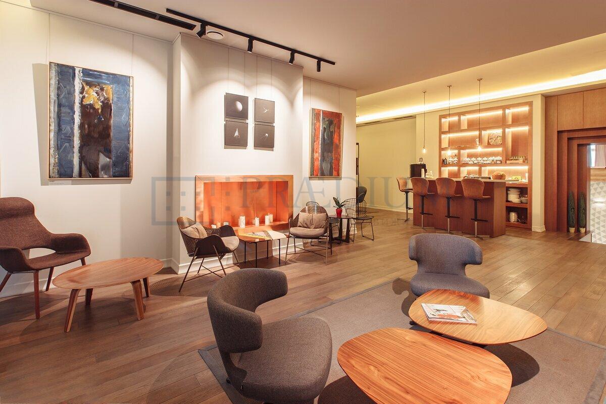 Продам торговое помещение в Москве, Шмитовский проезд, д 3 стр 1