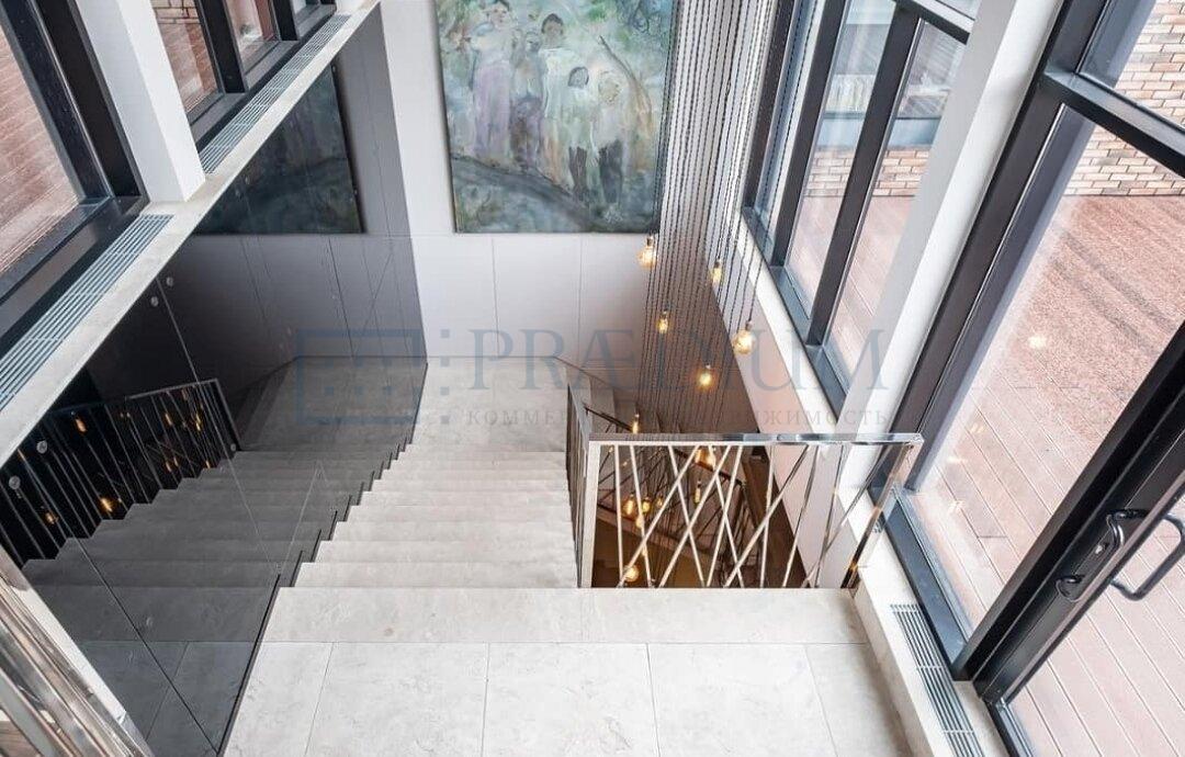 Продам торговое помещение в Москве, Шмитовский проезд, д 3 стр 1