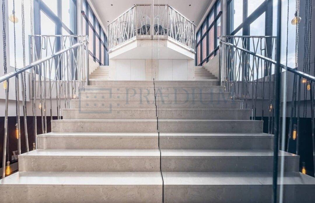 Продам торговое помещение в Москве, Шмитовский проезд, д 3 стр 1