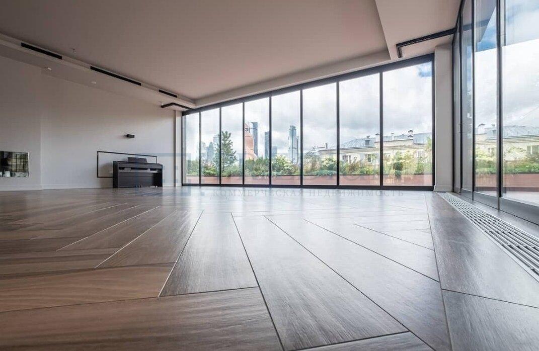 Продам торговое помещение в Москве, Шмитовский проезд, д 3 стр 1