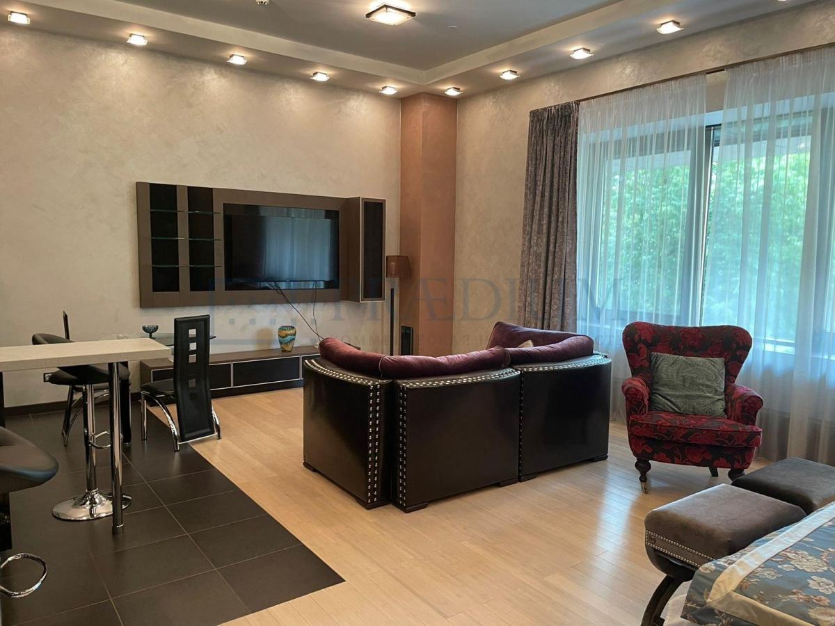 Продам торговое помещение в Москве, д 32