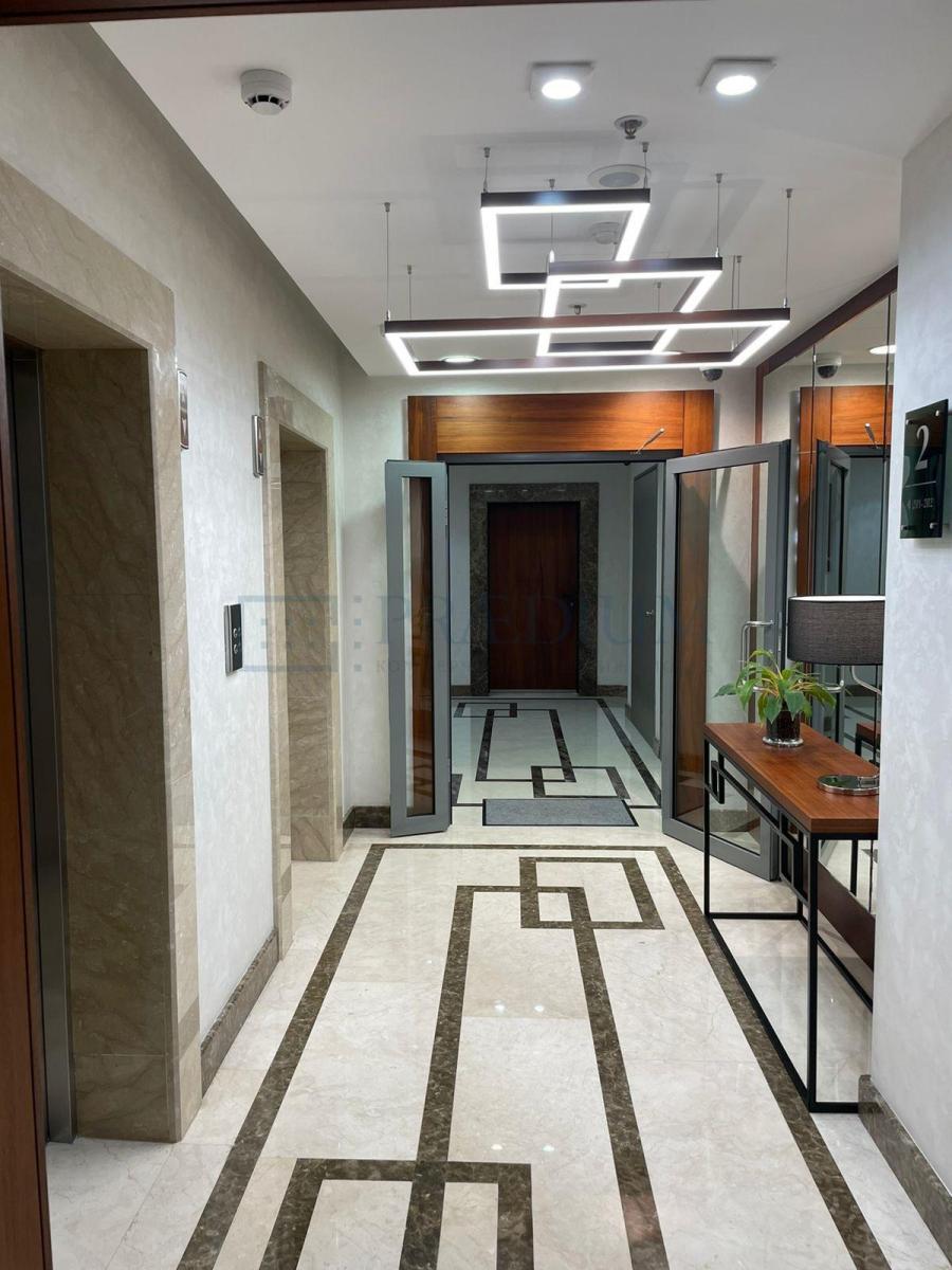 Продам торговое помещение в Москве, д 32