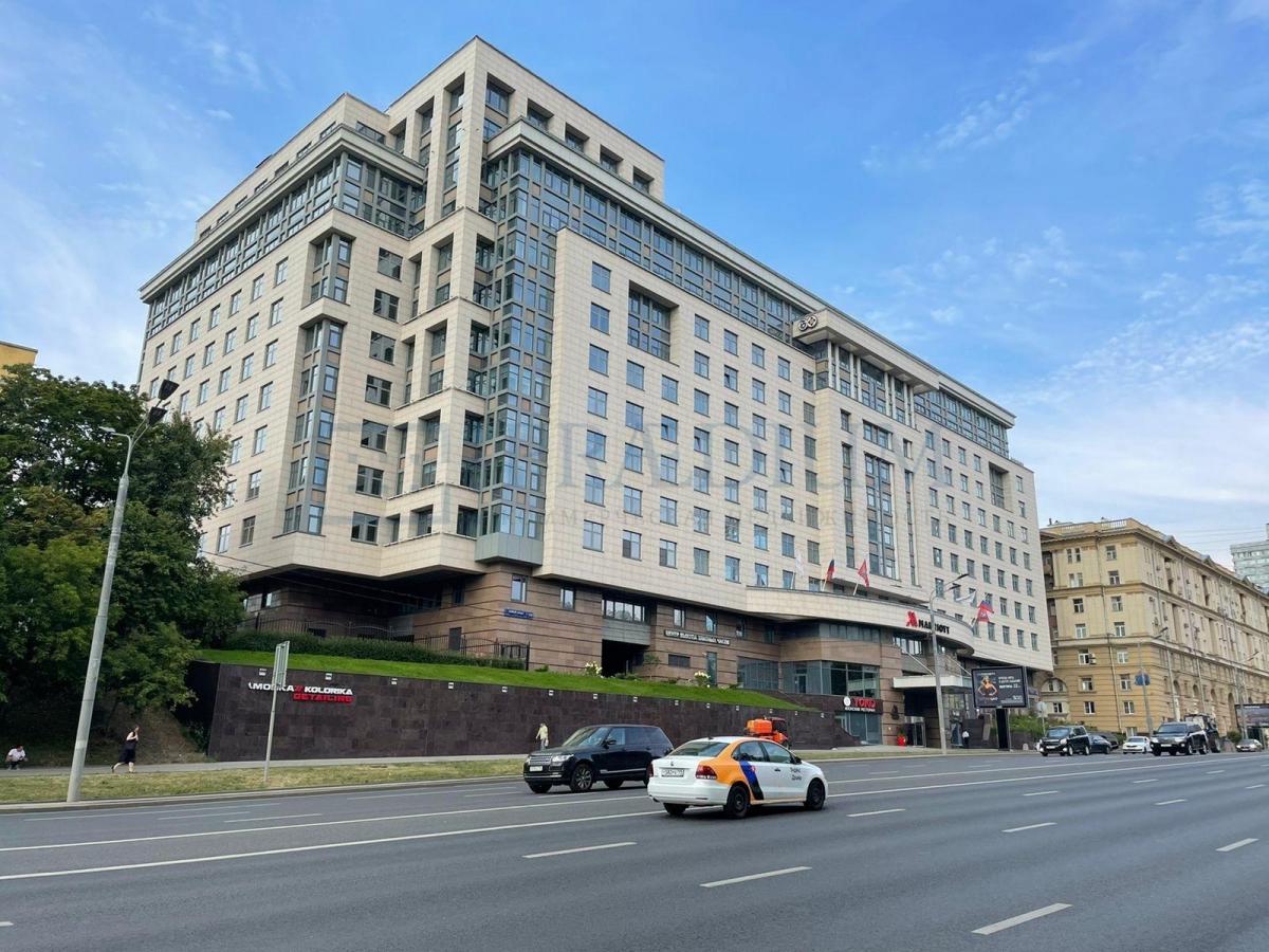 Продам торговое помещение в Москве, д 32