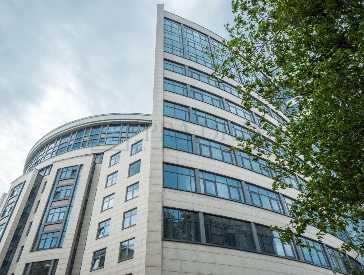 Продам торговое помещение в Москве, д 32