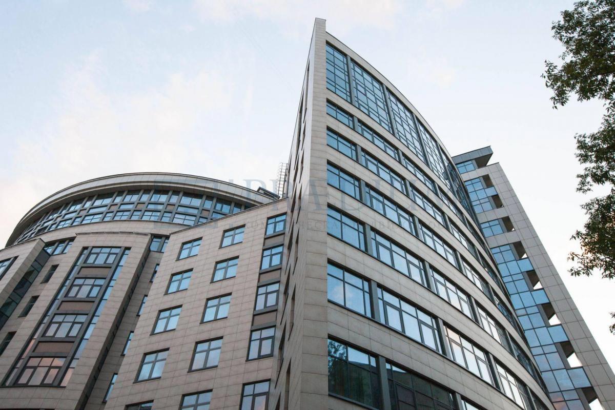 Продам торговое помещение в Москве, д 32