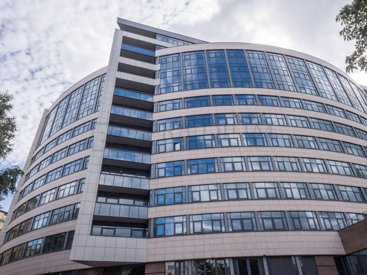 Продам торговое помещение в Москве, д 32