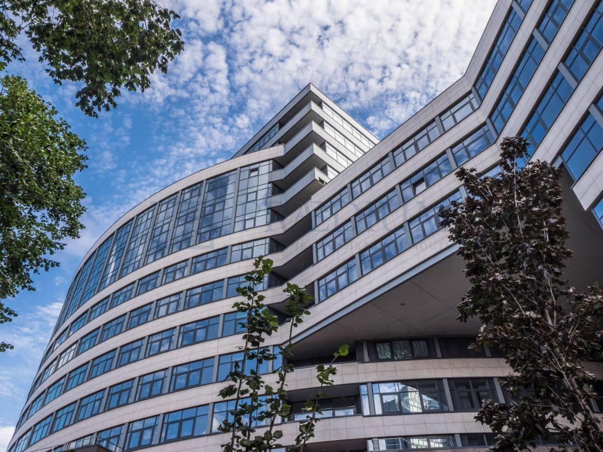 Продам торговое помещение в Москве, д 32