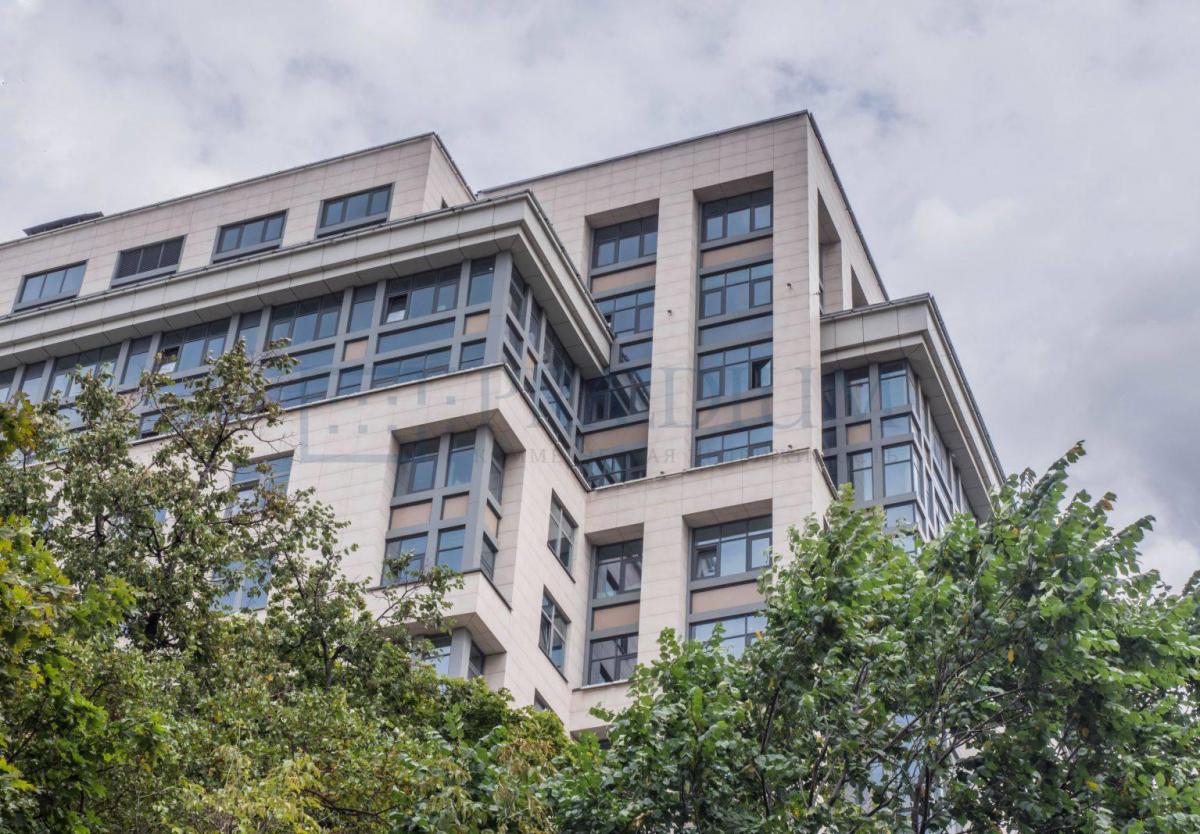 Продам торговое помещение в Москве, д 32