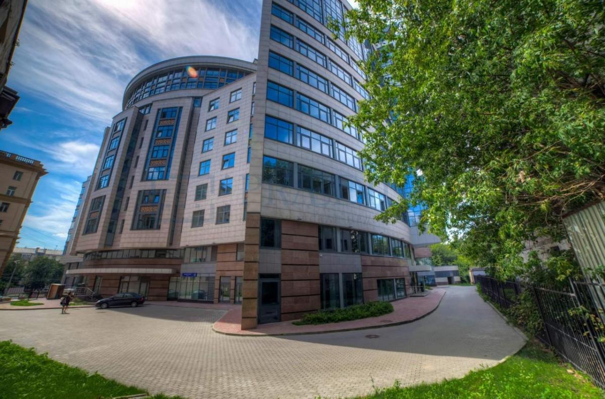 Продам торговое помещение в Москве, д 32