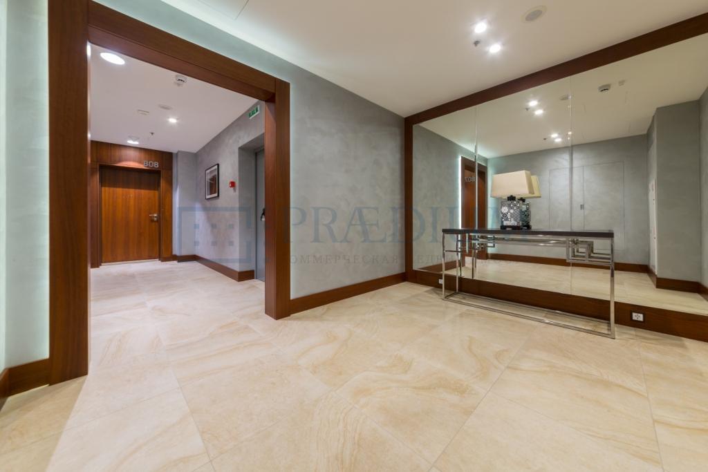 Продам торговое помещение в Москве, д 32