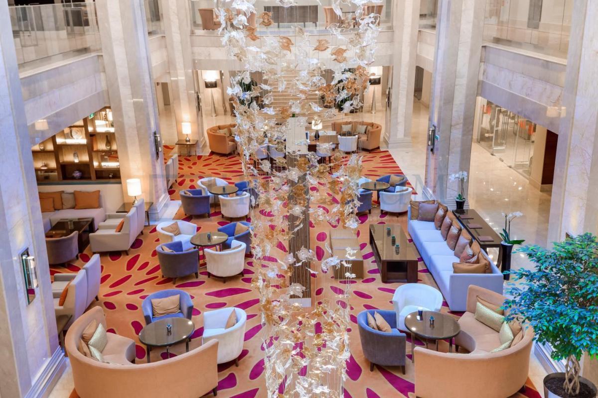 Продам торговое помещение в Москве, д 32