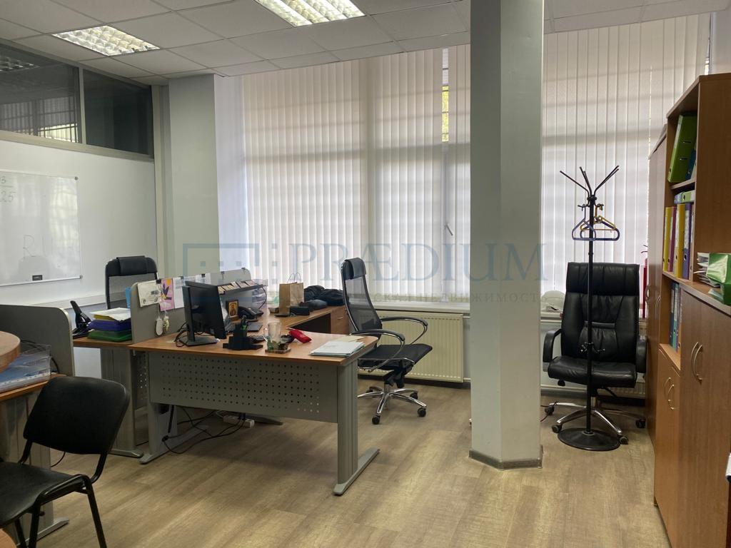 Продам торговое помещение в Москве, д 6А