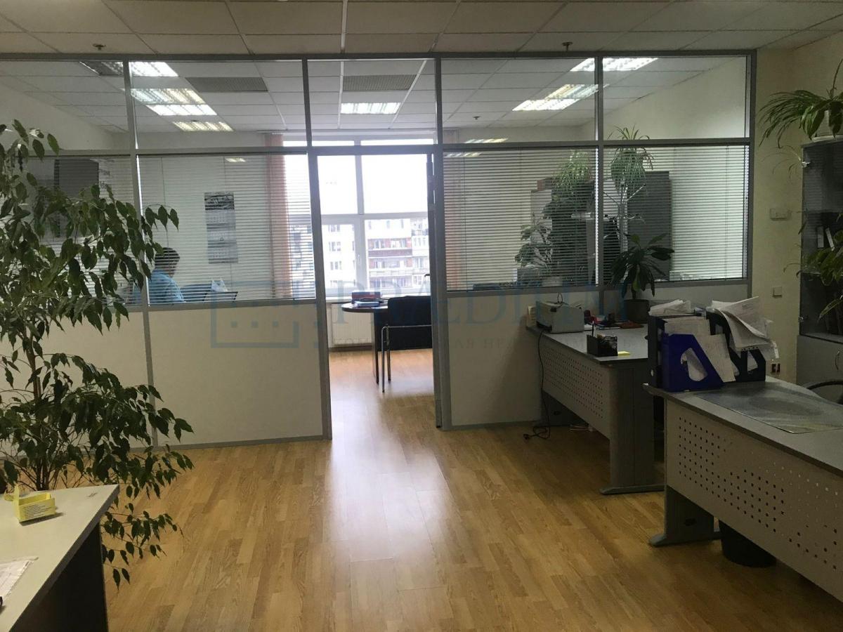 Продам торговое помещение в Москве, д 6А