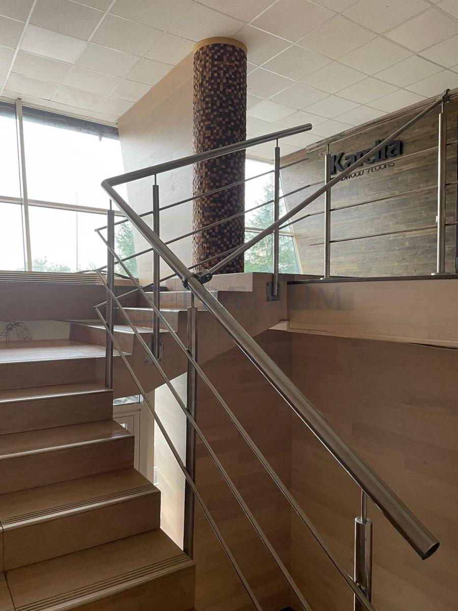 Продам торговое помещение в Москве, д 111 к 1