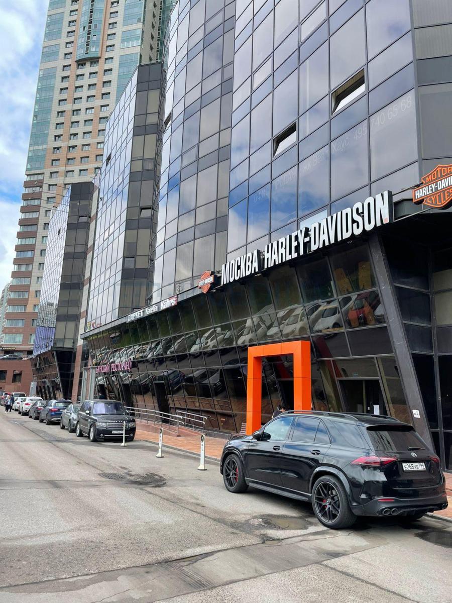 Продам торговое помещение в Москве, д 111 к 1