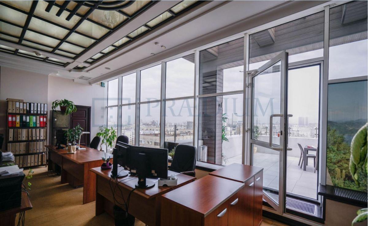 Продам офис в Москве, д 5