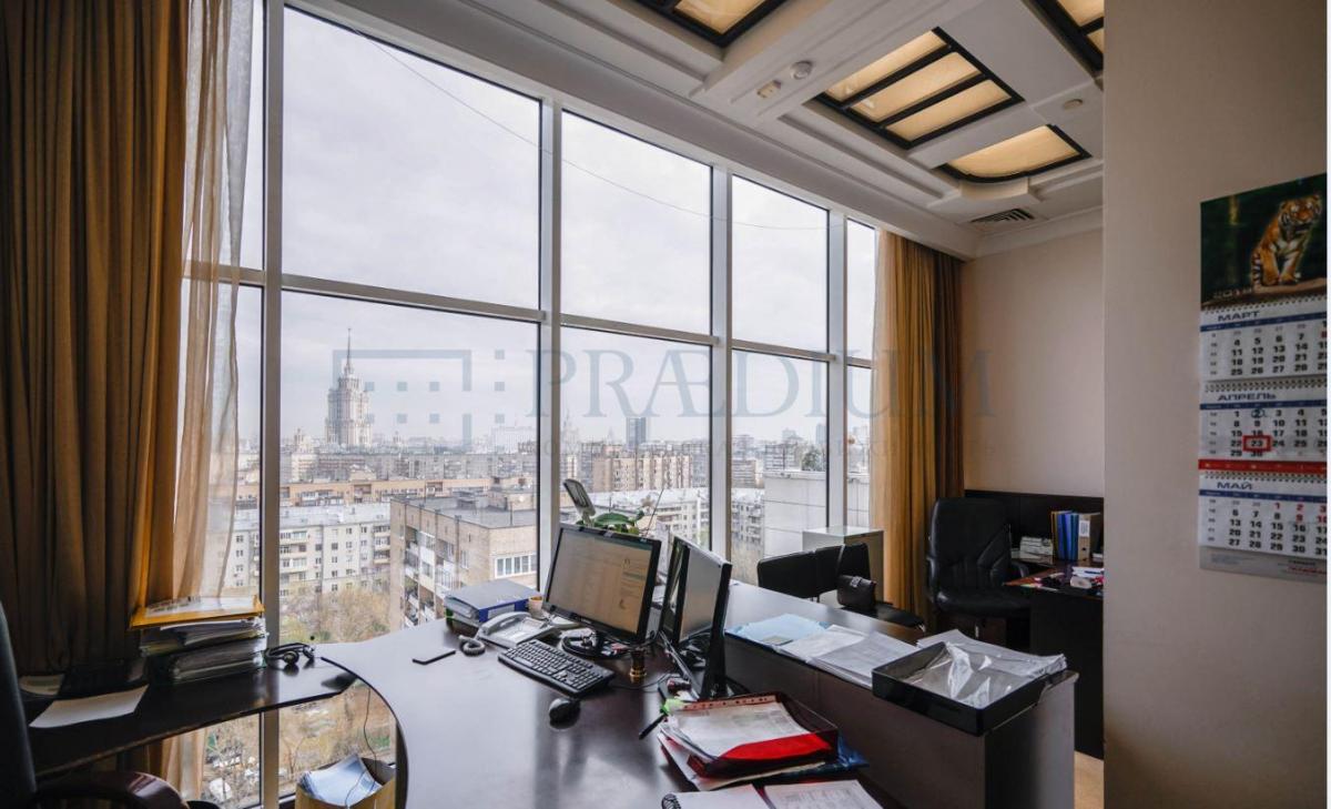 Продам торговое помещение в Москве, д 5