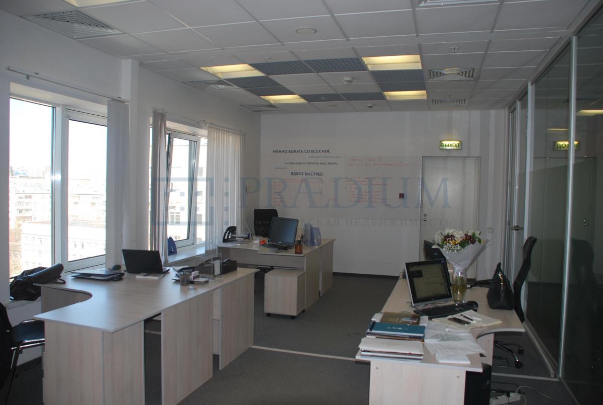 Продам торговое помещение в Москве, д 5